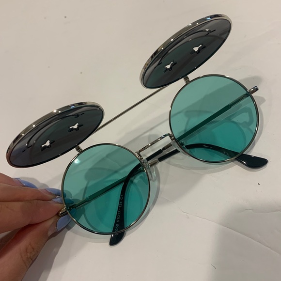 Rand new flip up smiley face sunglasses - Picture 1 of 2